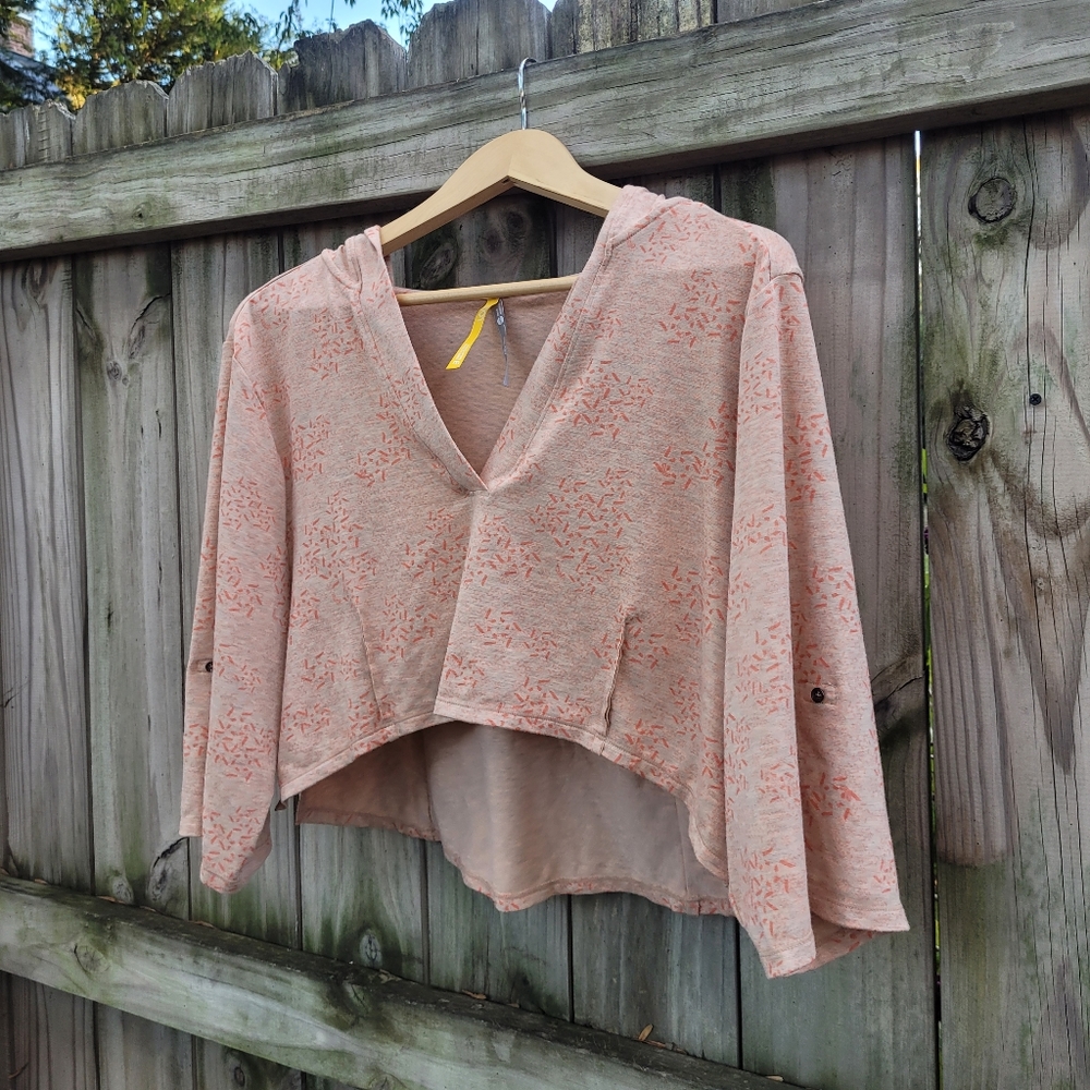 Lole Cropped Hooded Sweatshirt Top Pink Orange Geometric Print Medium Activewear